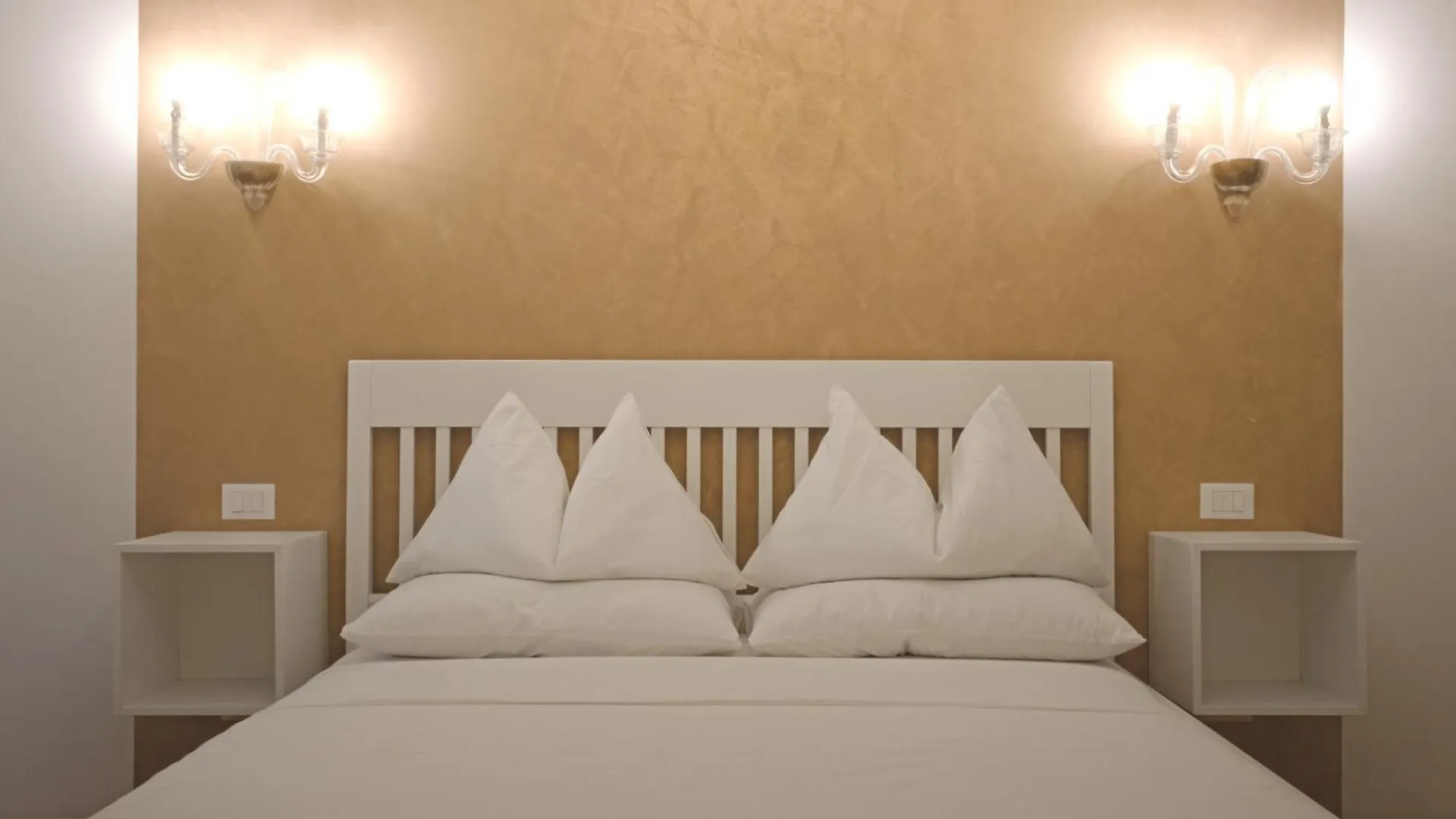 Venice Rooms 0*,  Italy