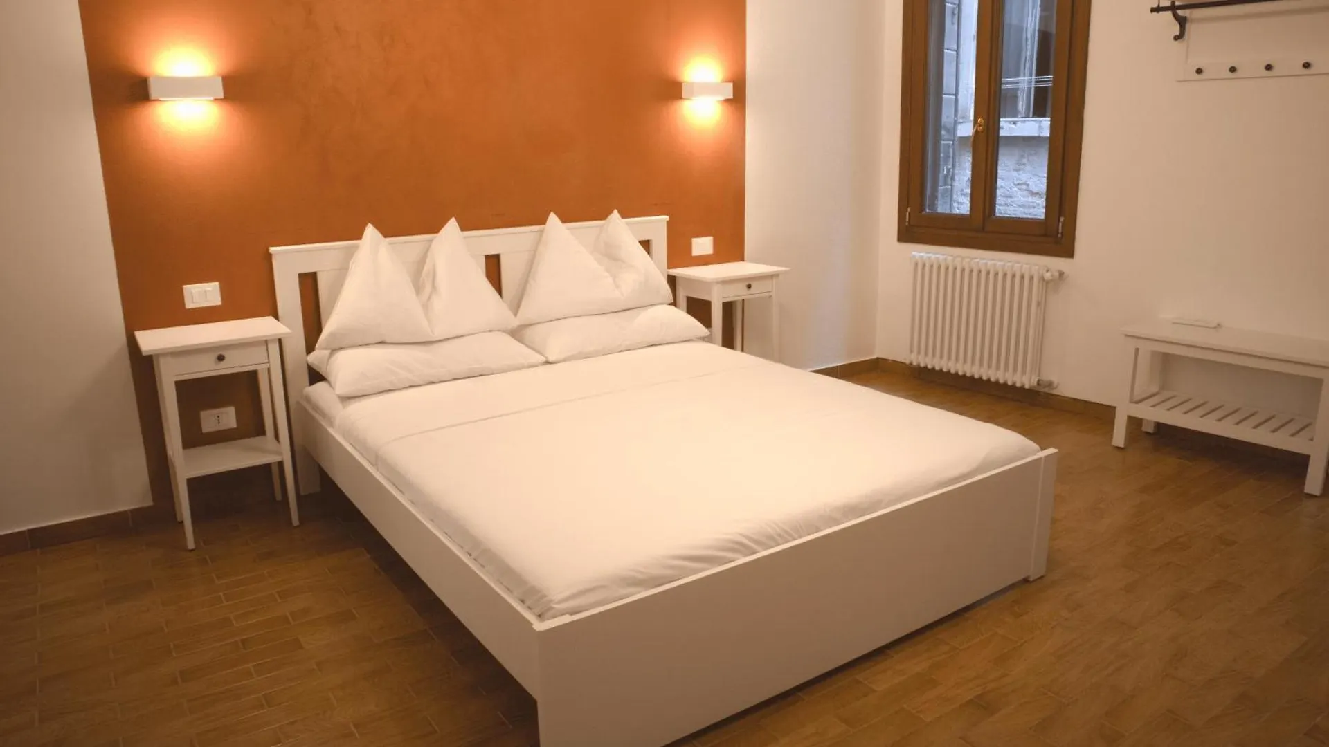 Venice Rooms